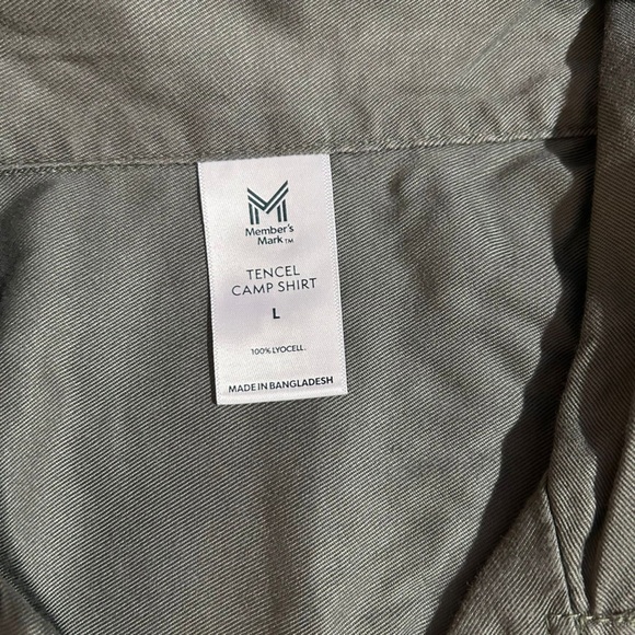 Women's Classic Gray Button Down Shirt - Picture 3 of 3